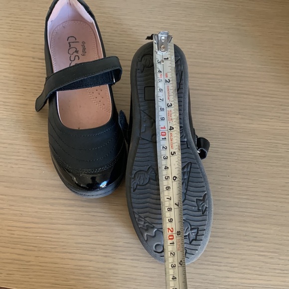 Girls Black Classic Velcro Closure - Picture 9 of 10